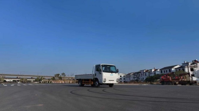 纯电轻卡标杆实锤！江铃E顺达凭四大硬实力横扫全场景运输